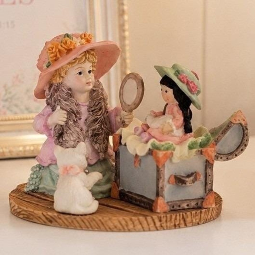 Vintage Enesco Laura's Attic This Is‎ Great Treasure Karen Hahn Figurine 1993